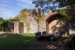 Innenhof Burgruine Wildenburg im Odenwald 150x100